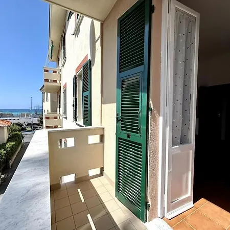 Апартаменты Blu, A Due Passi Dal Mare *